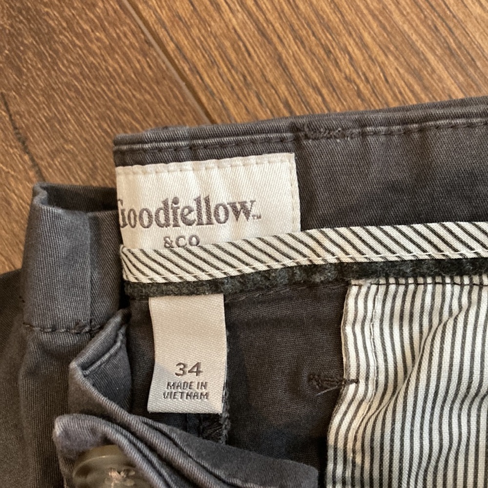 Men's set of 2 Goodfellow & Co grey and blue shorts - Picture 2 of 3